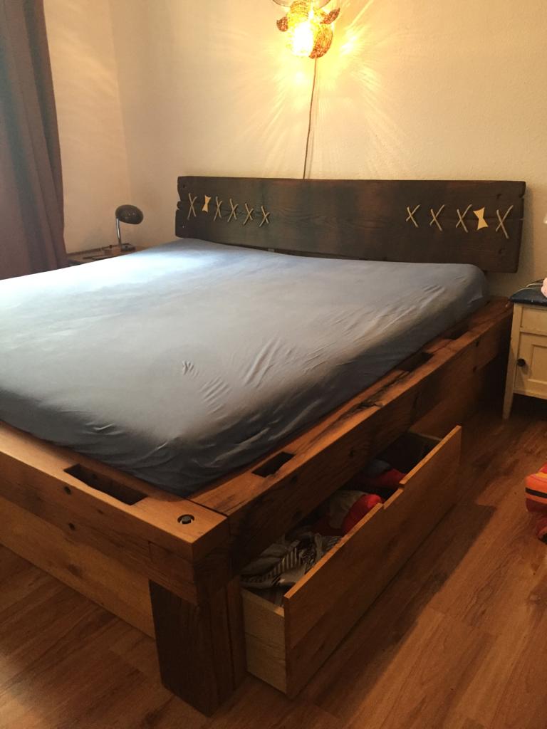 Selbstgebautes Bett